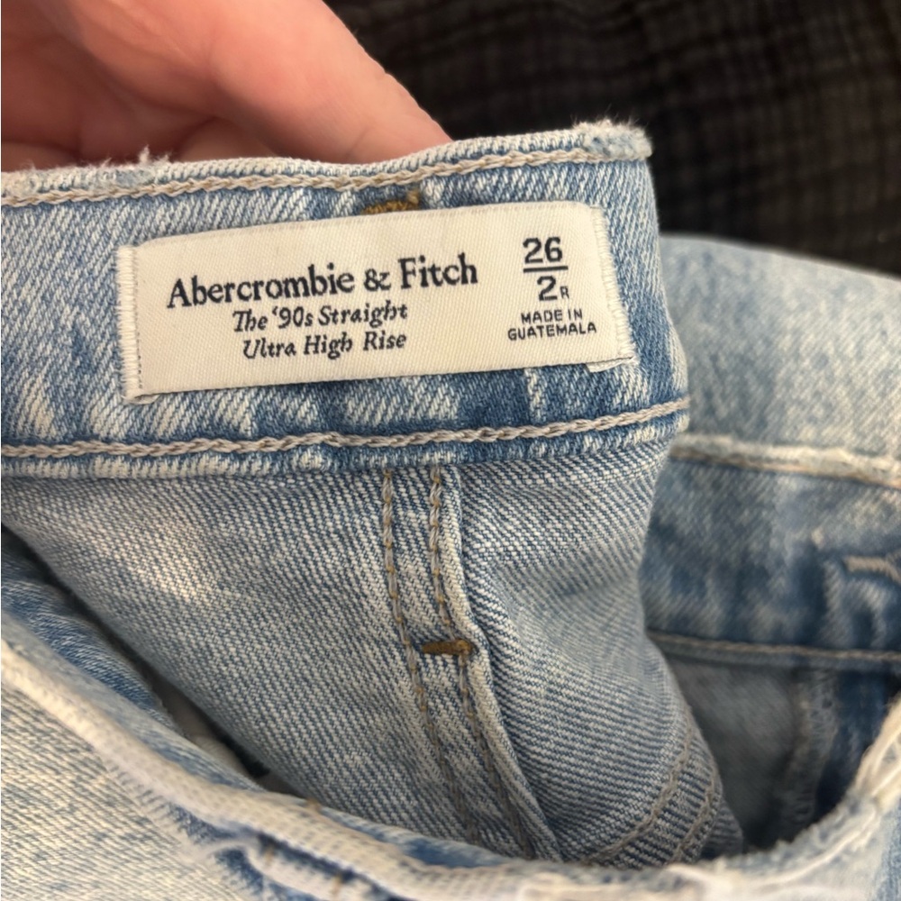 Abercrombie Jeans Light Wash 90’s Straight Ultra High Rise